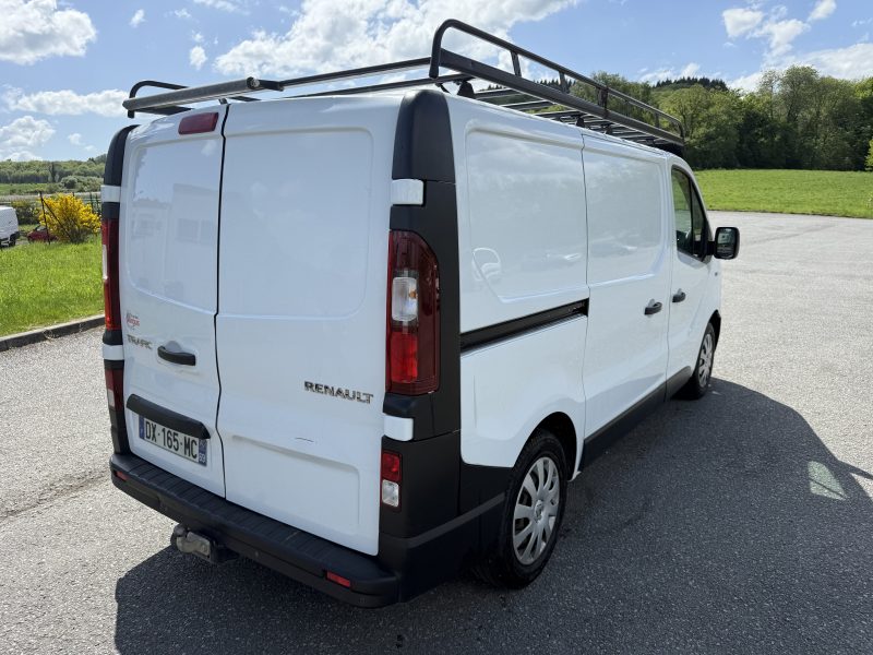 RENAULT TRAFIC 2015