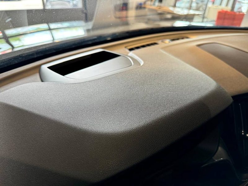 Model :XC 60 Finition:XC60 T6 AWD 253 + 145ch R-Design Geartronic