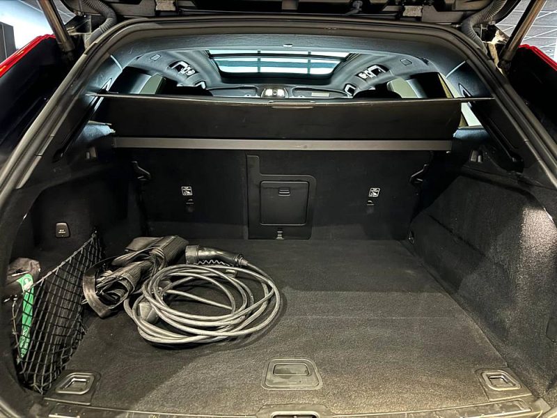 Model :XC 60 Finition:XC60 T6 AWD 253 + 145ch R-Design Geartronic