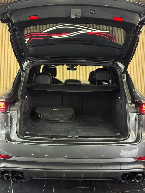 PORSCHE CAYENNE E-HYBRID 2020