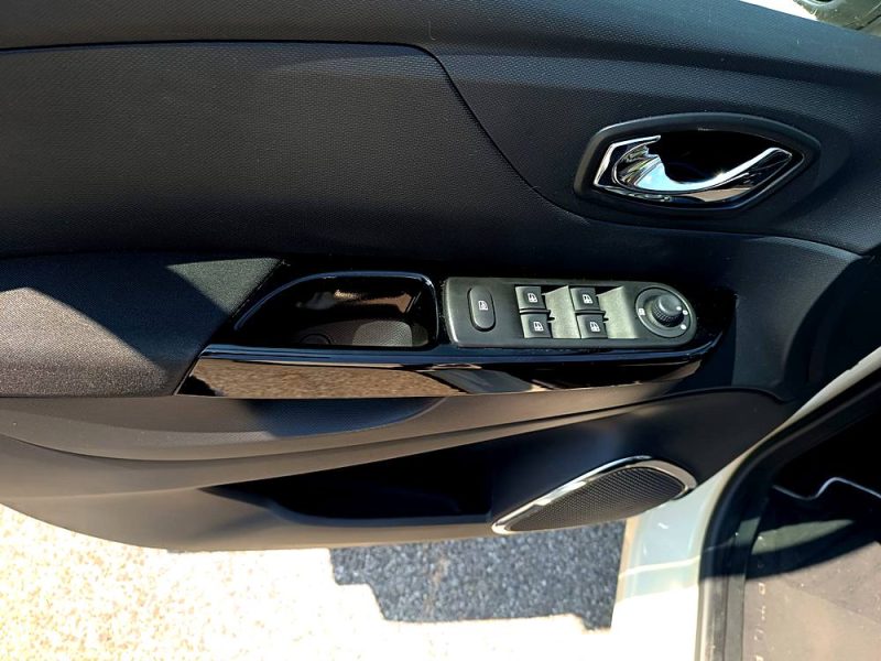 RENAULT Captur, 1.2i 120CV TCE, Boite auto, Essence, 6 cv, 5 portes, 09/2013, garantie : 3 mois.