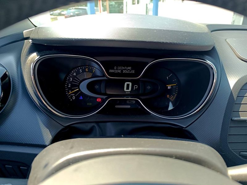 RENAULT Captur, 1.2i 120CV TCE, Boite auto, Essence, 6 cv, 5 portes, 09/2013, garantie : 3 mois.