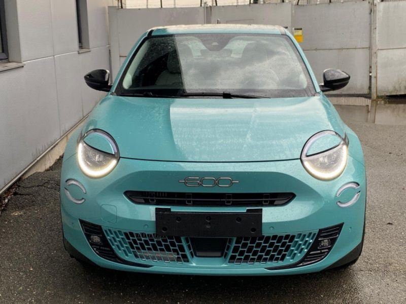 Fiat 600 1.2 Hybrid - 136 BV DCT BERLINE .