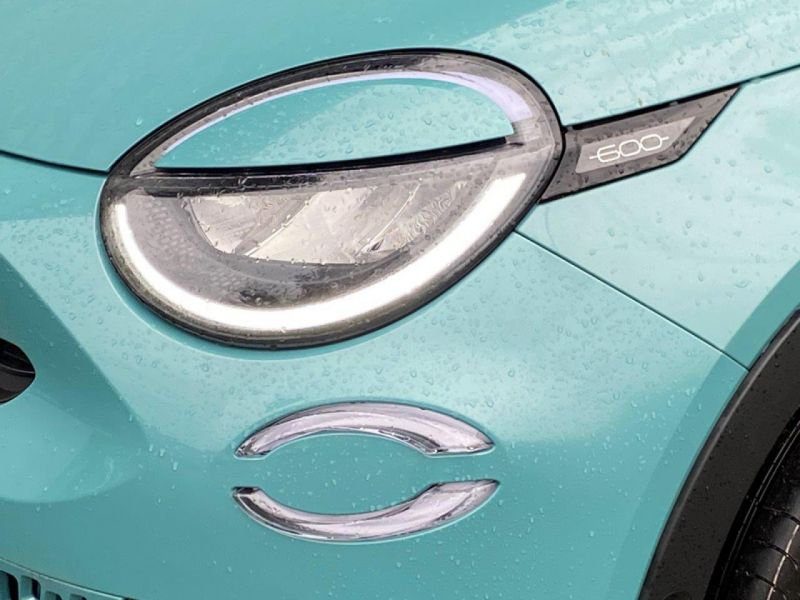 Fiat 600 1.2 Hybrid - 136 BV DCT BERLINE .