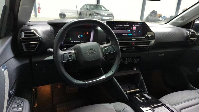Citroën C4 Puretech 130 eat8 max + camera 360 + toit pano
