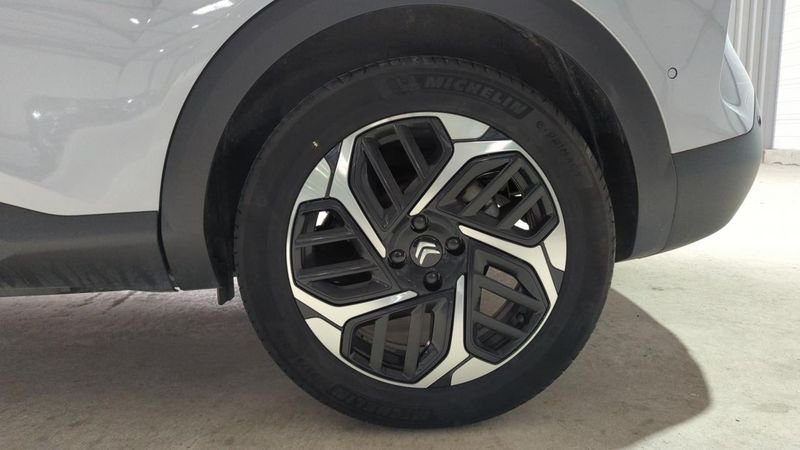 Citroën C4 Puretech 130 eat8 max + camera 360 + toit pano