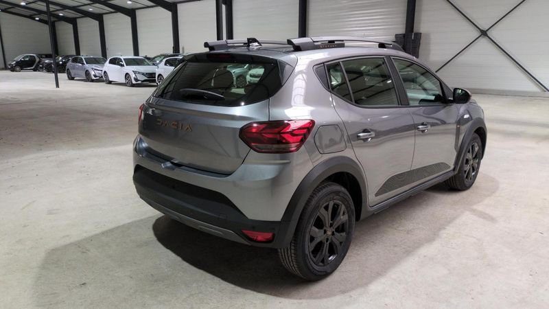 Dacia Sandero Tce 110 gsr2 stepway extreme + angles morts + navi