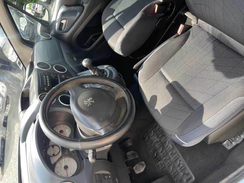 PEUGEOT PARTNER 2011