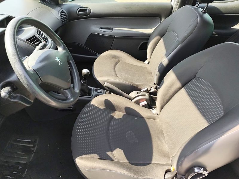 PEUGEOT 206+