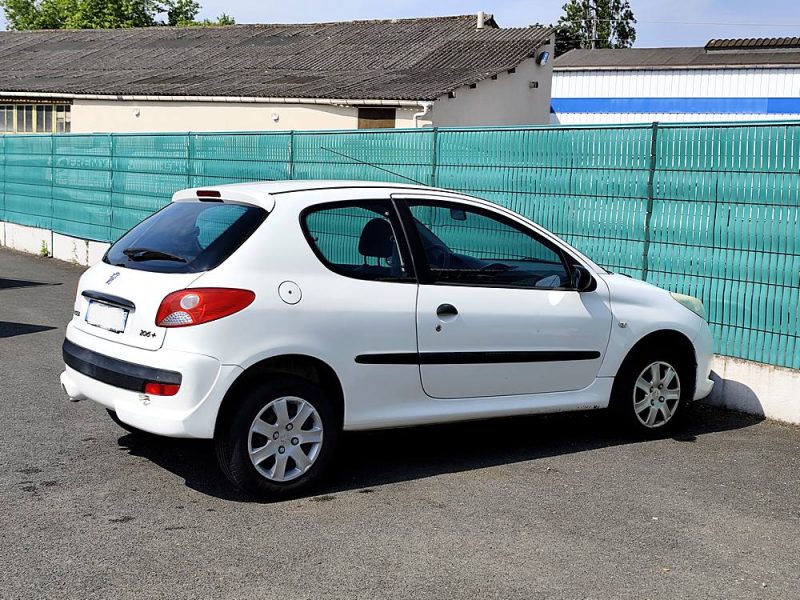 PEUGEOT 206+