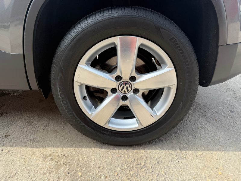 VOLKSWAGEN TIGUAN 1 2013