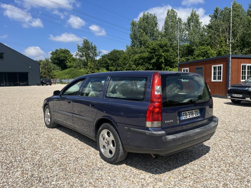 VOLVO V70 2004