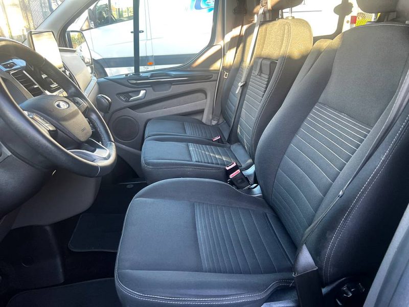 FORD TRANSIT CUSTOM LIMITED 2.0 EcoBlue 170 ch 6 pl TVA REC