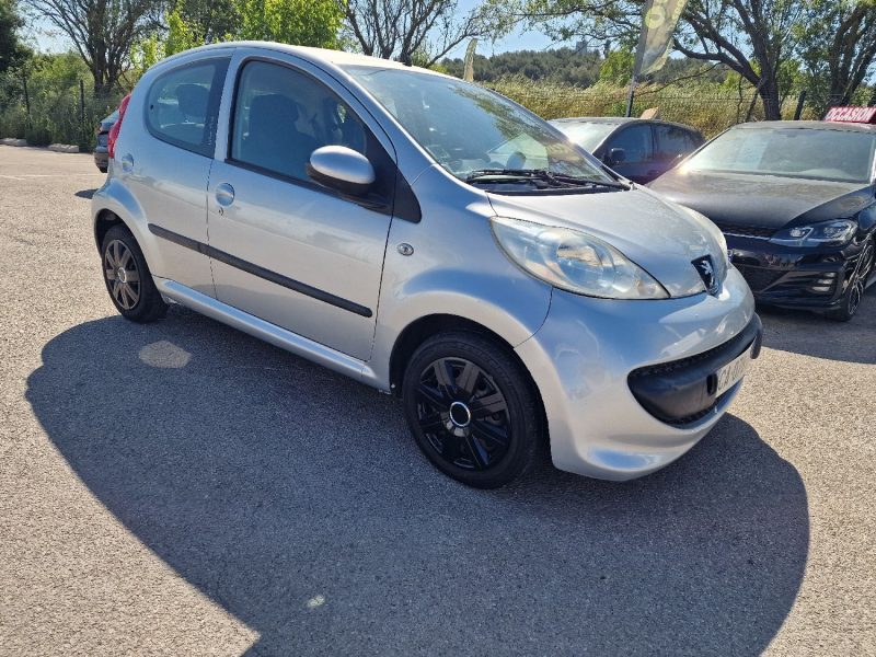 PEUGEOT 107 2012