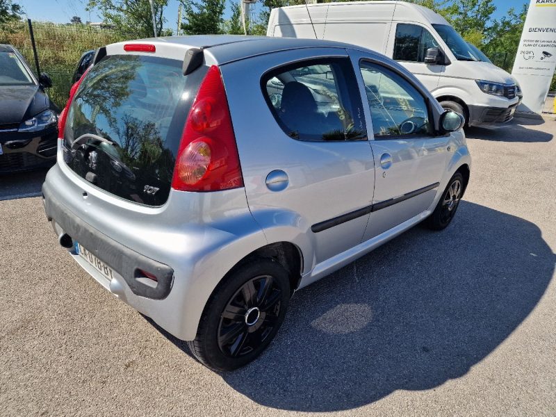 PEUGEOT 107 2012