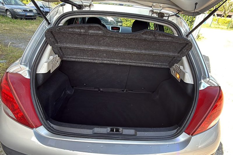 PEUGEOT 207 1.6 HDI 90 Serie 64 BVM5