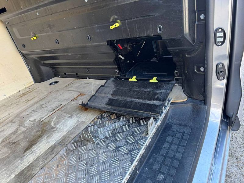 PEUGEOT EXPERT 2.0l HDi 120cv AUTO CLim Caméra