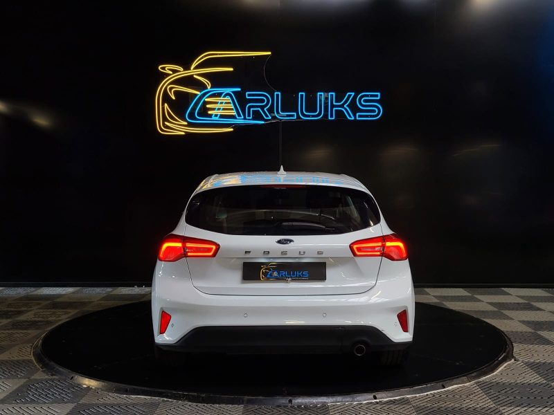 FORD FOCUS 1.0 EcoBoost 125cv TITANIUM / SUIVI FORD / CARPLAY / AIDE AU PARKING AV+AR / KEY LESS /  
