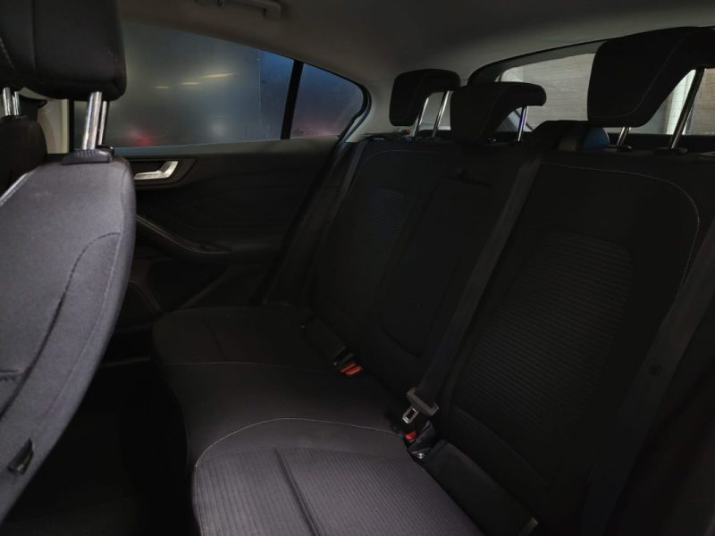 FORD FOCUS 1.0 EcoBoost 125cv TITANIUM / SUIVI FORD / CARPLAY / AIDE AU PARKING AV+AR / KEY LESS /  