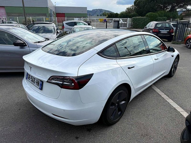 TESLA MODEL 3 2021