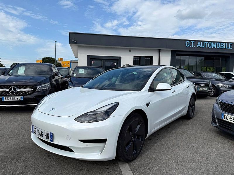 TESLA MODEL 3 2021