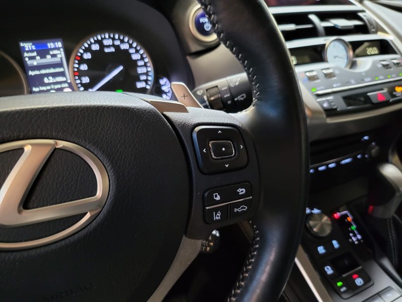 LEXUS NX 300H 2.5 VVT-i 197cv PACK BUSINESS / SUIVI LEXUS / 2EME MAIN / CARPLAY / CAMERA DE RECUL / 