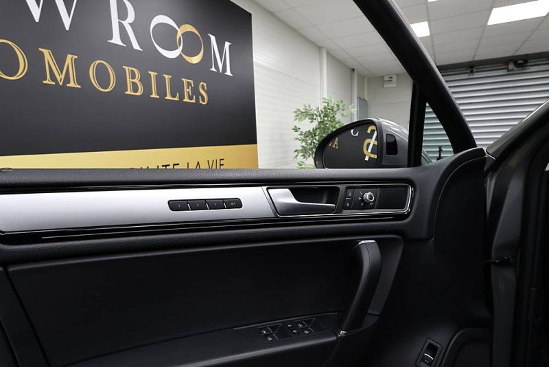 VOLKSWAGEN Touareg 2014