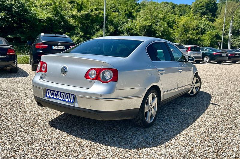 VOLKSWAGEN PASSAT 2.0 tdi 110 cv B6 Berline 1ER Main