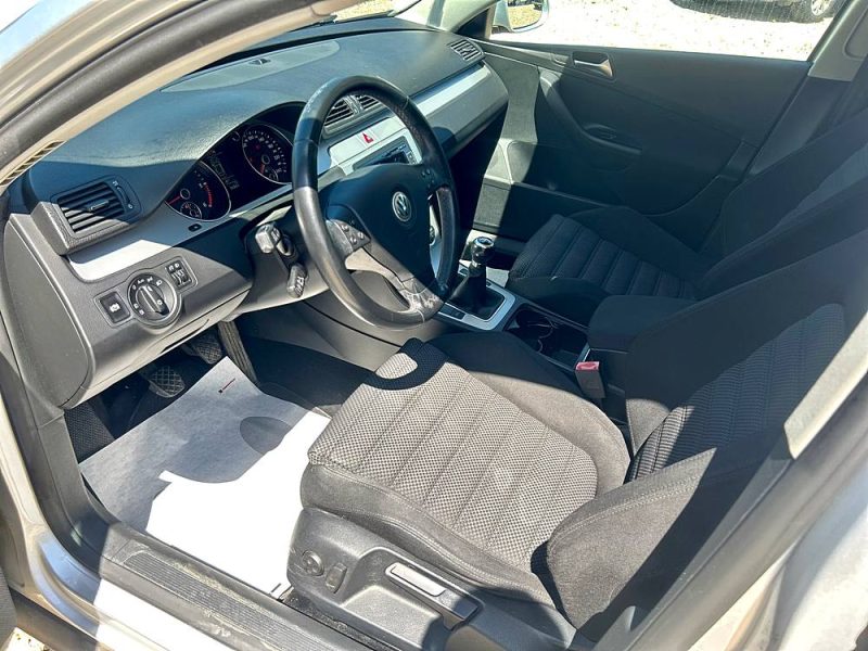 VOLKSWAGEN PASSAT 2.0 tdi 110 cv B6 Berline 1ER Main