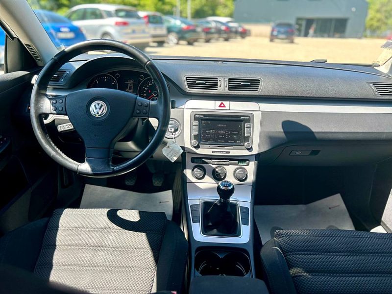 VOLKSWAGEN PASSAT 2.0 tdi 110 cv B6 Berline 1ER Main