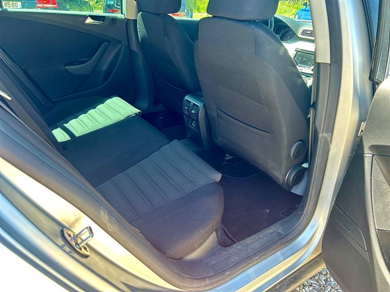 VOLKSWAGEN PASSAT 2.0 tdi 110 cv B6 Berline 1ER Main