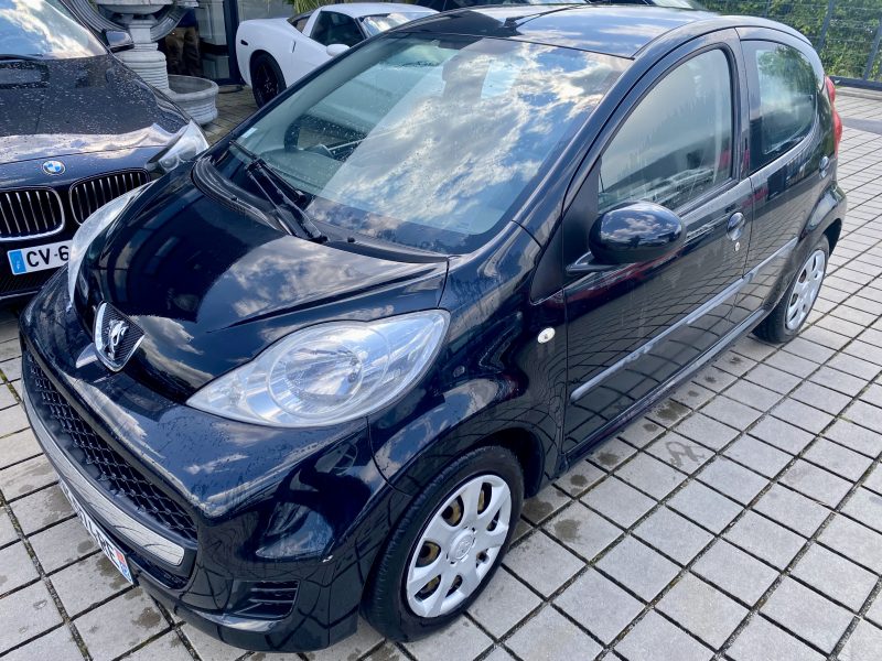 PEUGEOT 107 2009 1.0i - 12V 68CH BLUE LION TRENDY