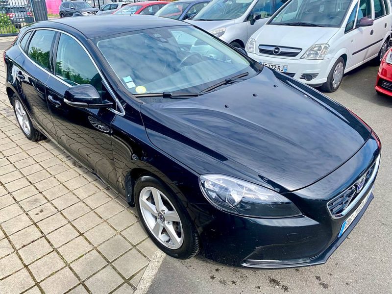 VOLVO V40 1.6 D2 - 8V TURBO