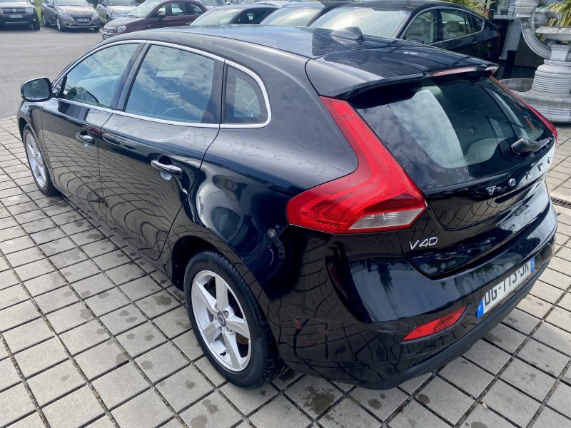 VOLVO V40 1.6 D2 - 8V TURBO