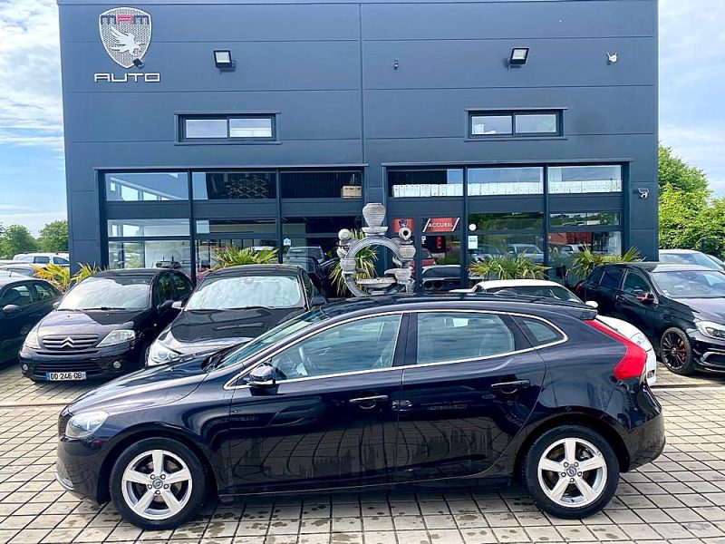 VOLVO V40 1.6 D2 - 8V TURBO