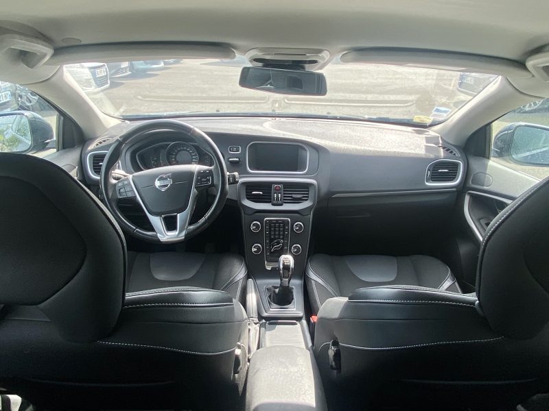 VOLVO V40 1.6 D2 - 8V TURBO