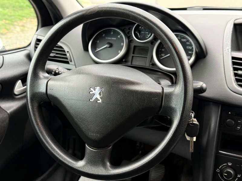 PEUGEOT 207+ 1.4 HDi 70 ch FAP Blue Lion - Clim / Régulateur / Limiteur / Révisée & Garantie 6 Mois.