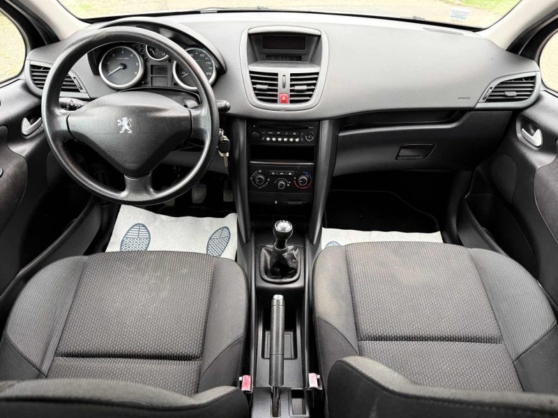 PEUGEOT 207+ 1.4 HDi 70 ch FAP Blue Lion - Clim / Régulateur / Limiteur / Révisée & Garantie 6 Mois.