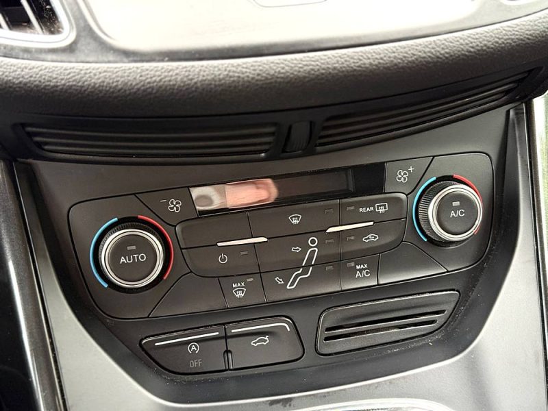 FORD C-MAX 1.5 TDCI 120 S&S TITANIUM