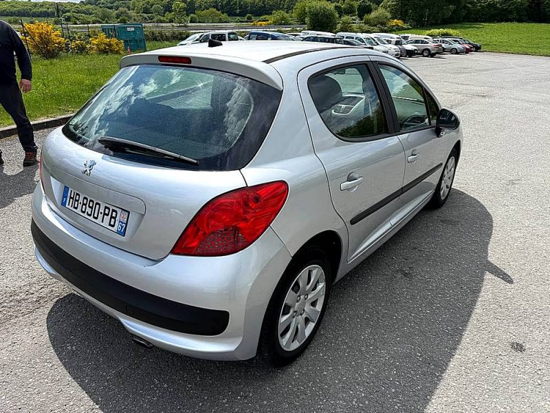 PEUGEOT 207 2009