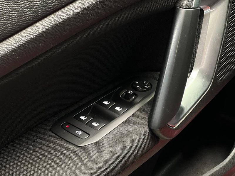 PEUGEOT 308 2.0 BLUE HDI 150CH ALLURE