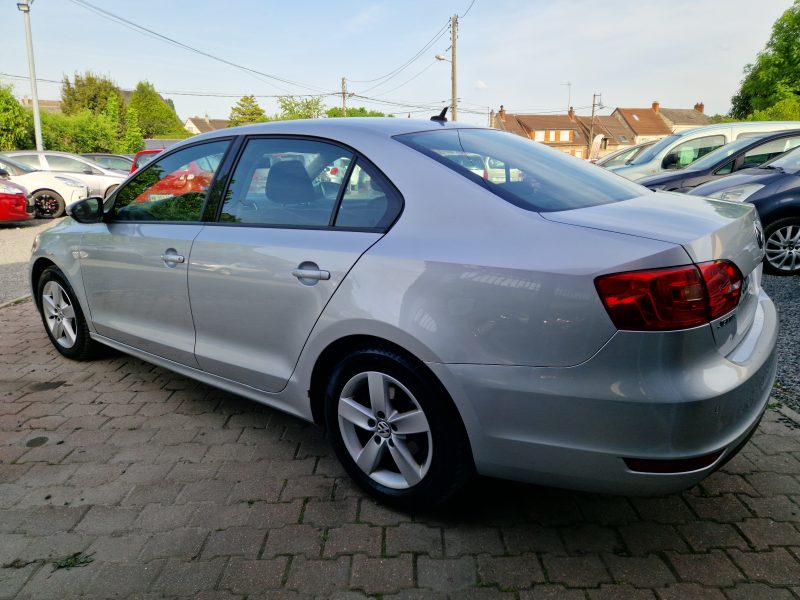 VOLKSWAGEN JETTA 2011