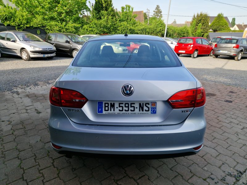 VOLKSWAGEN JETTA 2011
