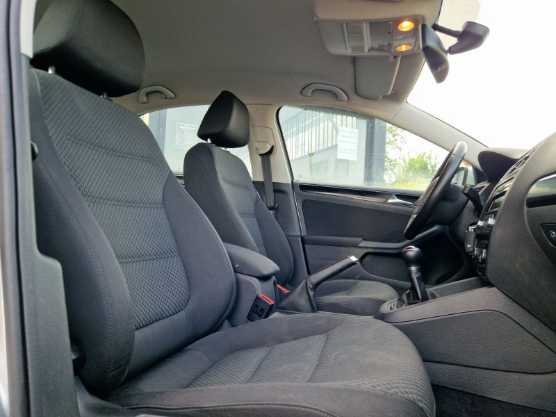 VOLKSWAGEN JETTA 2011