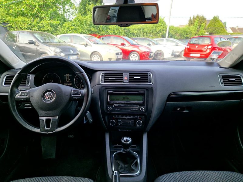 VOLKSWAGEN JETTA 2011