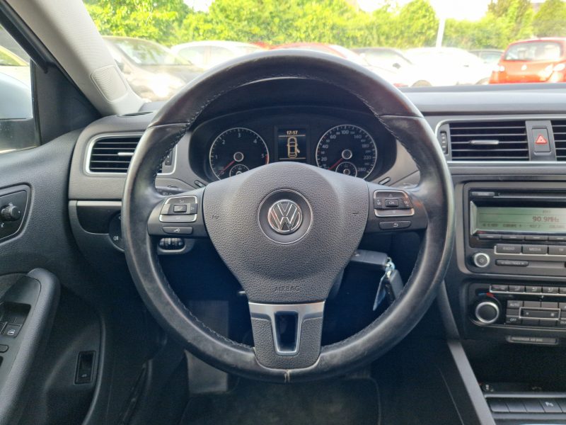 VOLKSWAGEN JETTA 2011