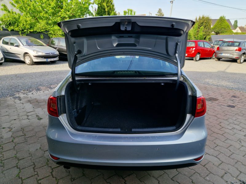 VOLKSWAGEN JETTA 2011