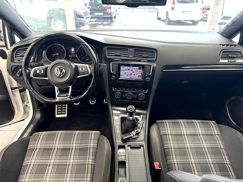 VOLKSWAGEN GOLF 7 2013