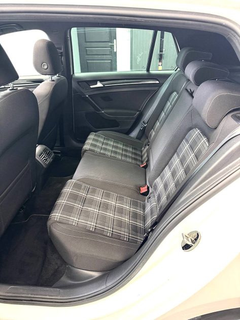 VOLKSWAGEN GOLF 7 2013