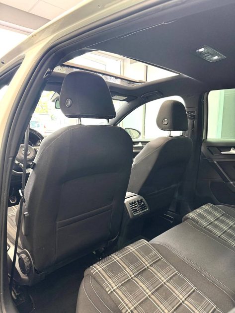 VOLKSWAGEN GOLF 7 2013